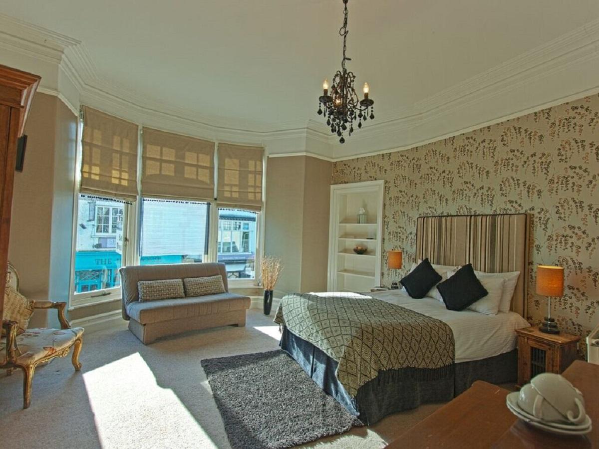 Monties Guest House - Adults Only โบว์เนส ออน วินเดอเมียร์ ภายนอก รูปภาพ