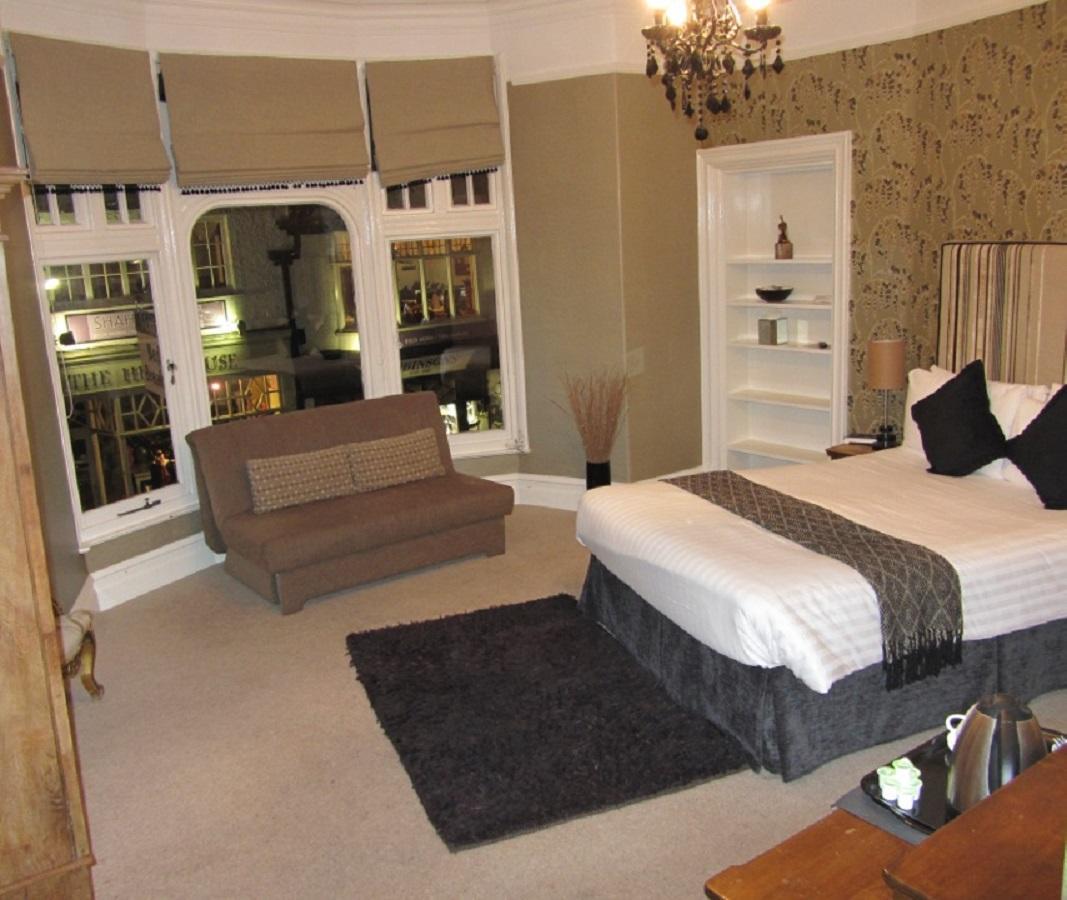 Monties Guest House - Adults Only โบว์เนส ออน วินเดอเมียร์ ภายนอก รูปภาพ